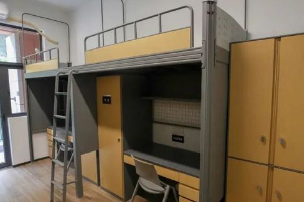 大一新生晒“包厢式宿舍”，让人羡慕不已，网友直言复读来得及吗