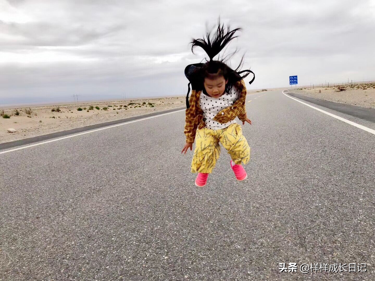 一家三口自驾去新疆，环南北疆27天15000公里，吃住行玩详细攻略