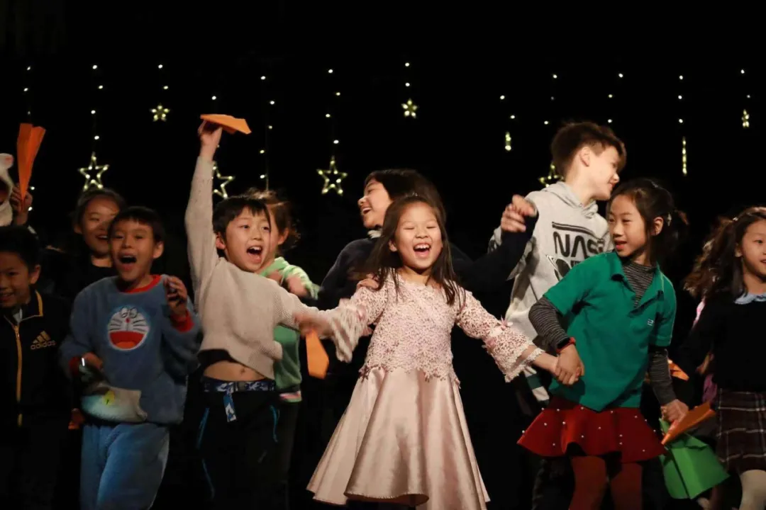 有这样一所学校，就像《窗边的小豆豆》里的巴学园一样美好