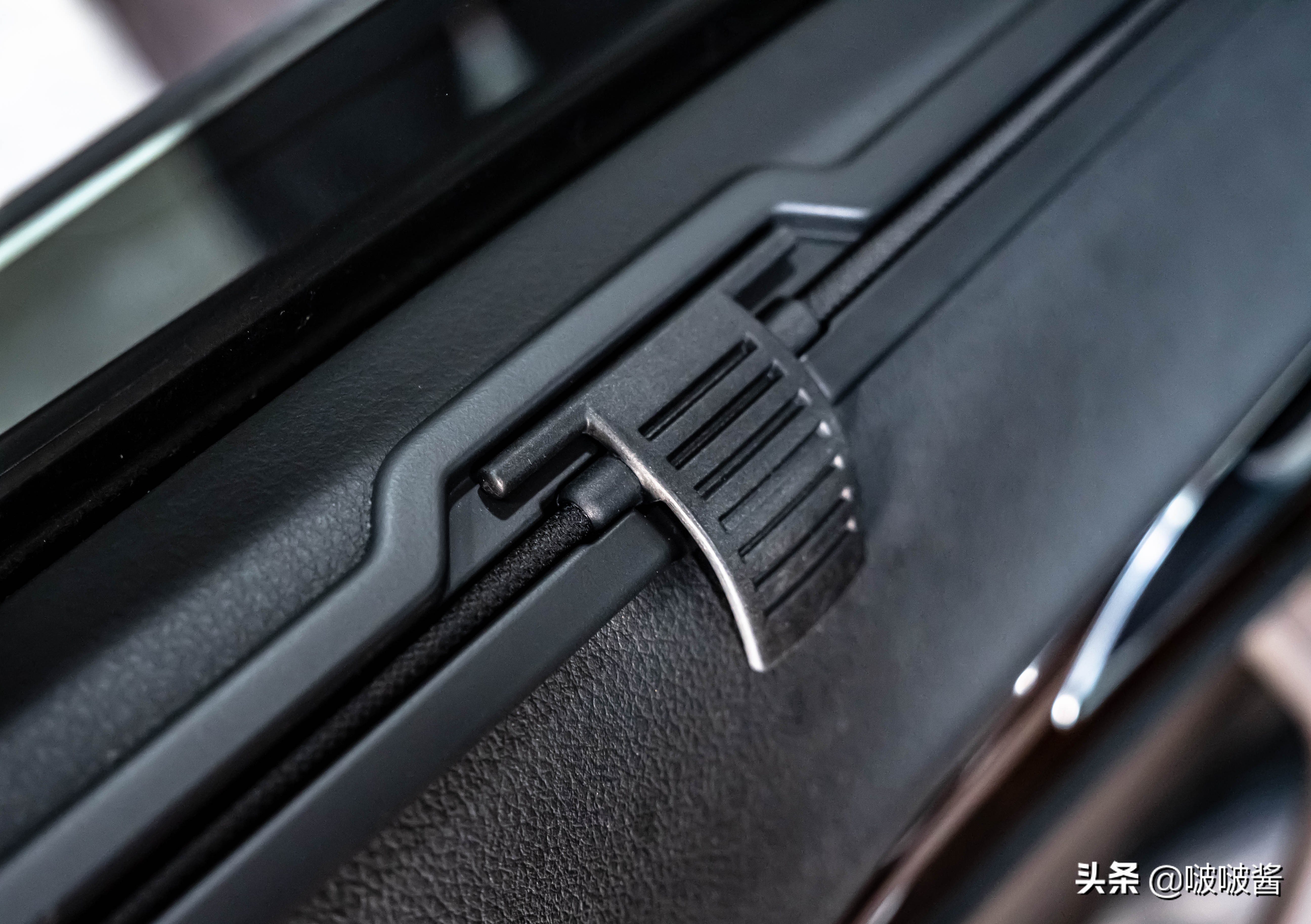 奥迪A6L改装后排遮阳帘，你有这几个困扰吗？