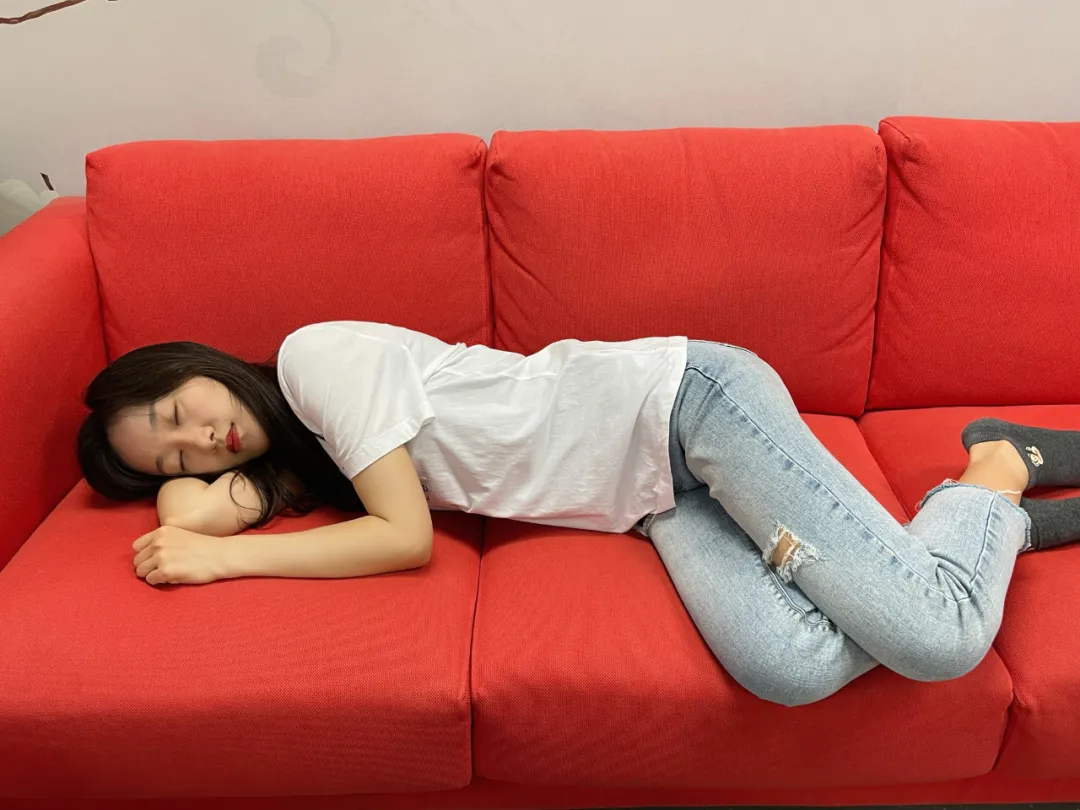 仰卧位正确图片(醉酒后一个错误睡姿) - 赤虎壹号