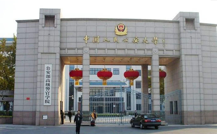 学生选这5所大学说明有眼光，前途一片光明，毕业就从事“官职”