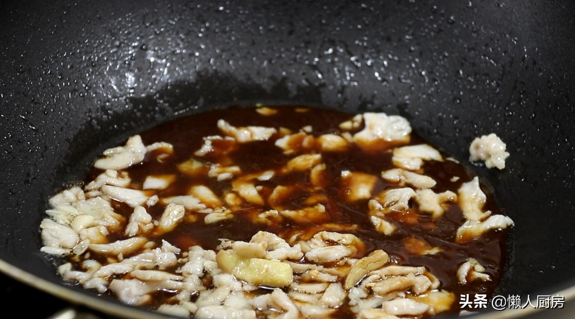 豆腐遇到它就这样炖，好吃极了，营养丰富，又鲜又嫩