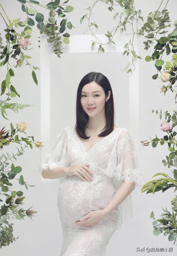 怀孕的港姐冠军叶翠翠另一方面,赵薇的情史也是坎坷.