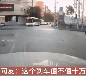搞笑動圖欣賞,帽子臟了,這樣洗真的比水洗干凈?確定不是敷衍?