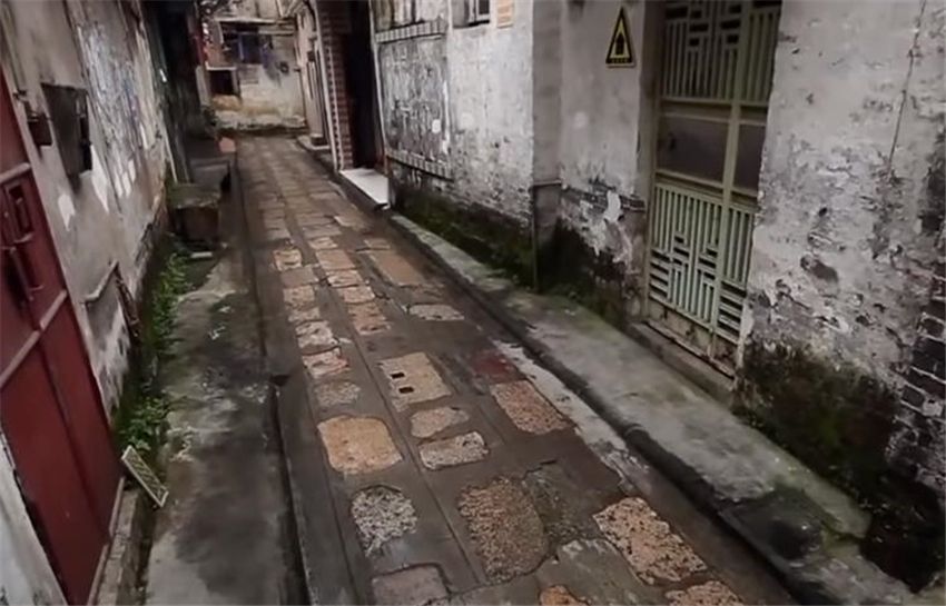 广州小夫妻花400万买78㎡老房当婚房，父母看后直言：不值得