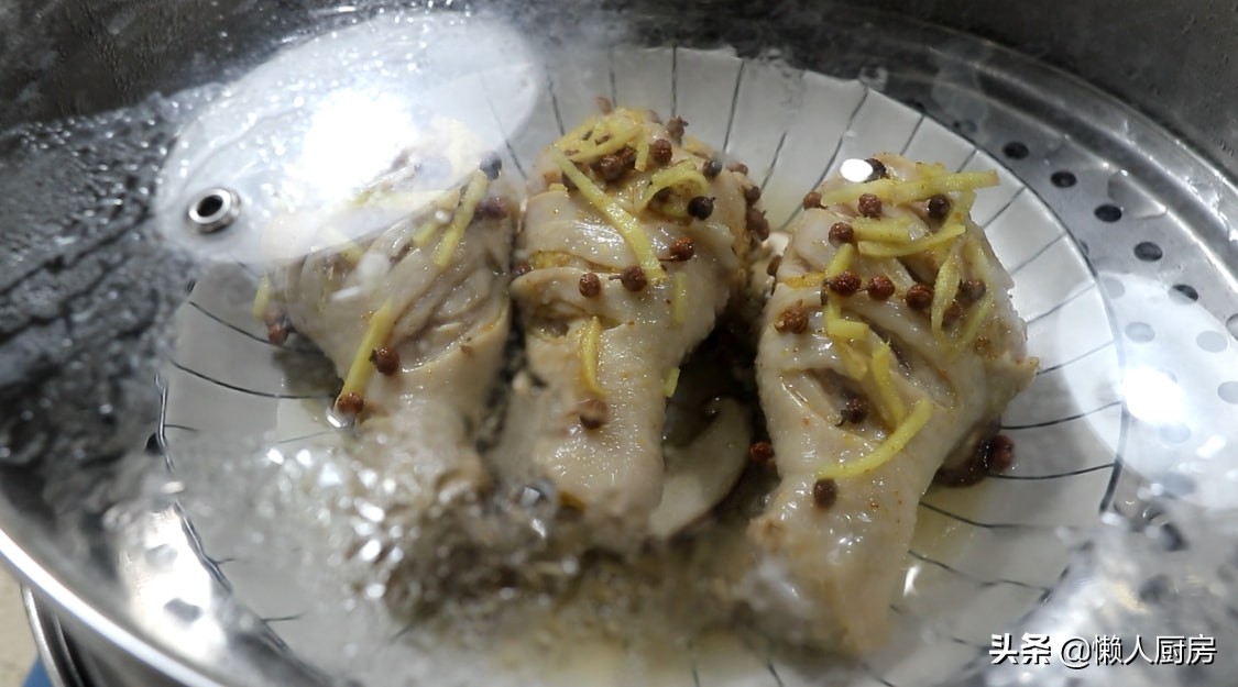 入冬后，吃牛肉羊肉不如吃鸡腿，碰到这个做法不容易，原汁原味