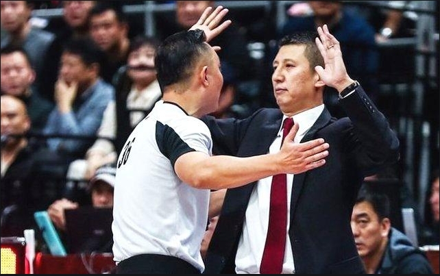 nba裁判为什么那么恶心(CBA裁判能力实际什么水平？真的更差吗？)