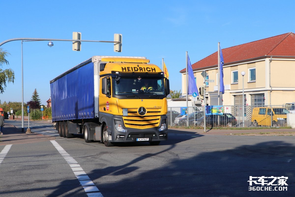 奔驰卡车国产化又爆猛料！配奔驰进口发动机，低配价格或60万以下