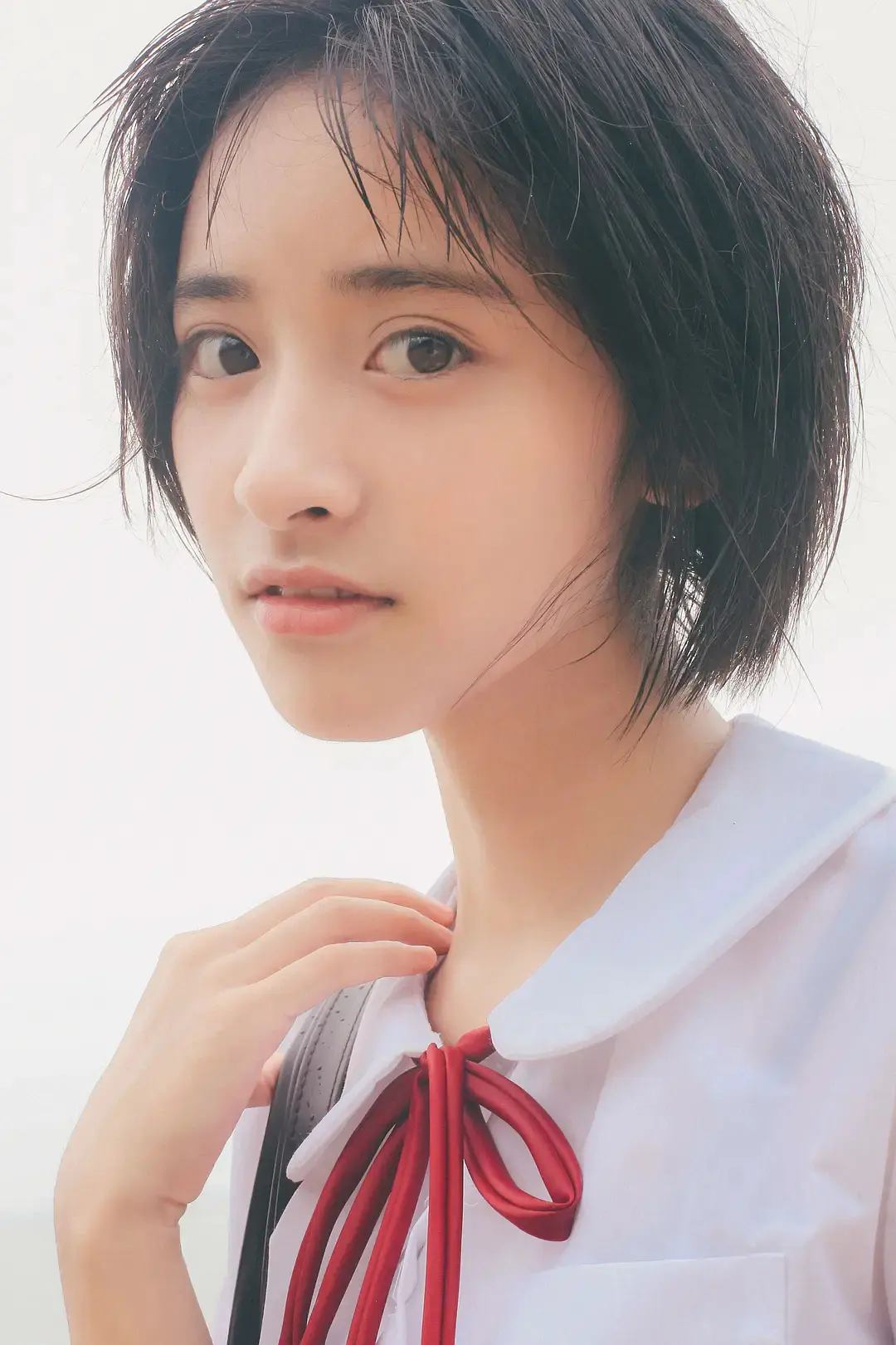进娱乐圈的10位网红,有人演8部女主不火,有人身份横跨演员歌手