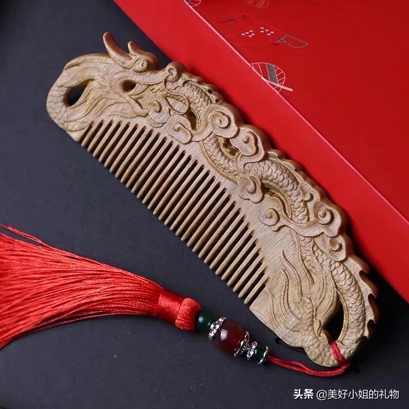 朋友结婚除了份子钱要送礼物吗（新婚礼物和份子钱）