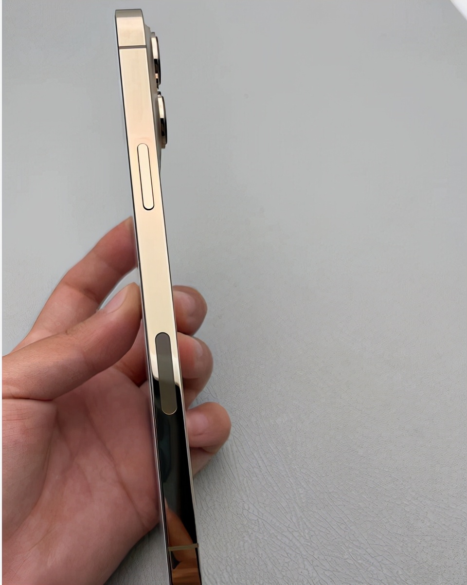 物美价廉，网友入手美版iPhone13Pro Max，优点很多，缺点也不少