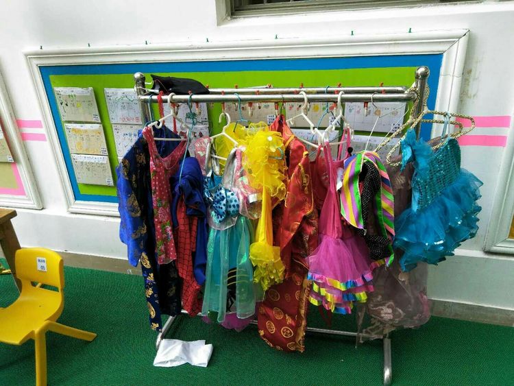 幼儿园六一表演，100多块的表演服就用一次，不浪费吗？