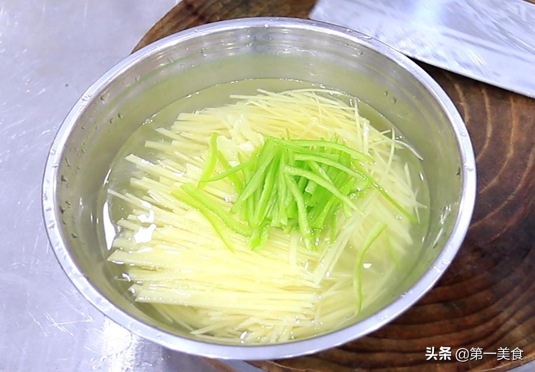 酸辣土豆絲的家常做法,酸辣土豆絲的家常做法步驟