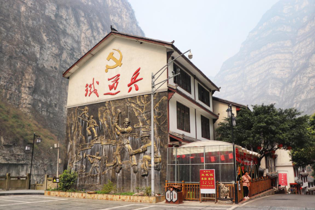 峡谷深处藏着古老小镇，拥有复古电影质感的金口河之旅~