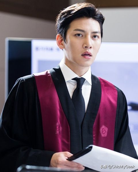 《恶魔法官》池晟大露冰块腹肌!7位律师韩剧男主好身材藏不住