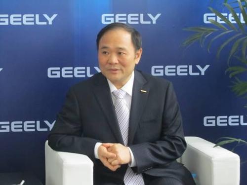 从农村“放牛娃”，到90亿收购奔驰母公司，李书福是怎么做到的？