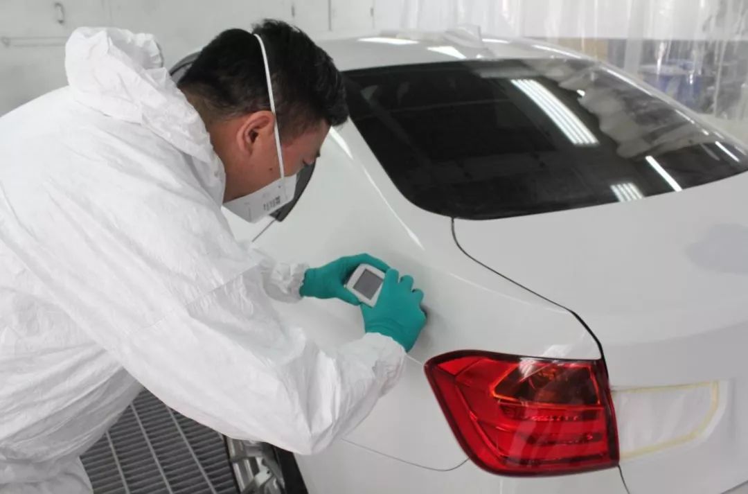 宝马4s店拥有专业严谨的喷漆技术!