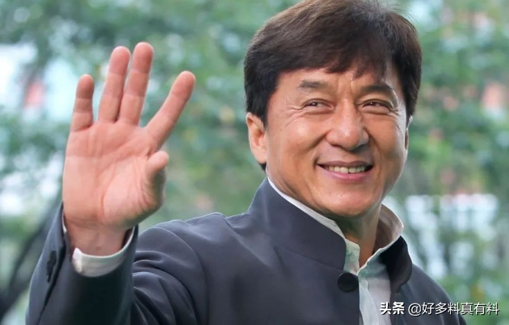 成龍為什麽姓房又姓陳 這位巨星背後又有哪些故事