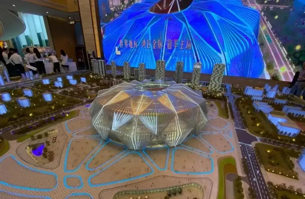 一南一北，国内在建标志性专业足球场