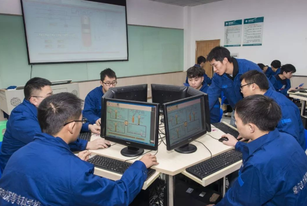 大专毕业生“有福了”，这3个国企单位开始秋招，个个都是香饽饽