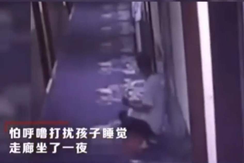 高考｜考场外陪考的父母，是一道令人动容泪目的风景线