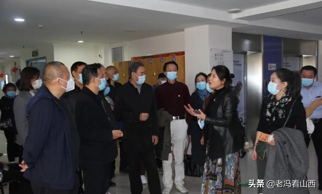 弘扬国学经典 品味书画艺术 太原市老年书画家协会走进爱尔眼科医院
