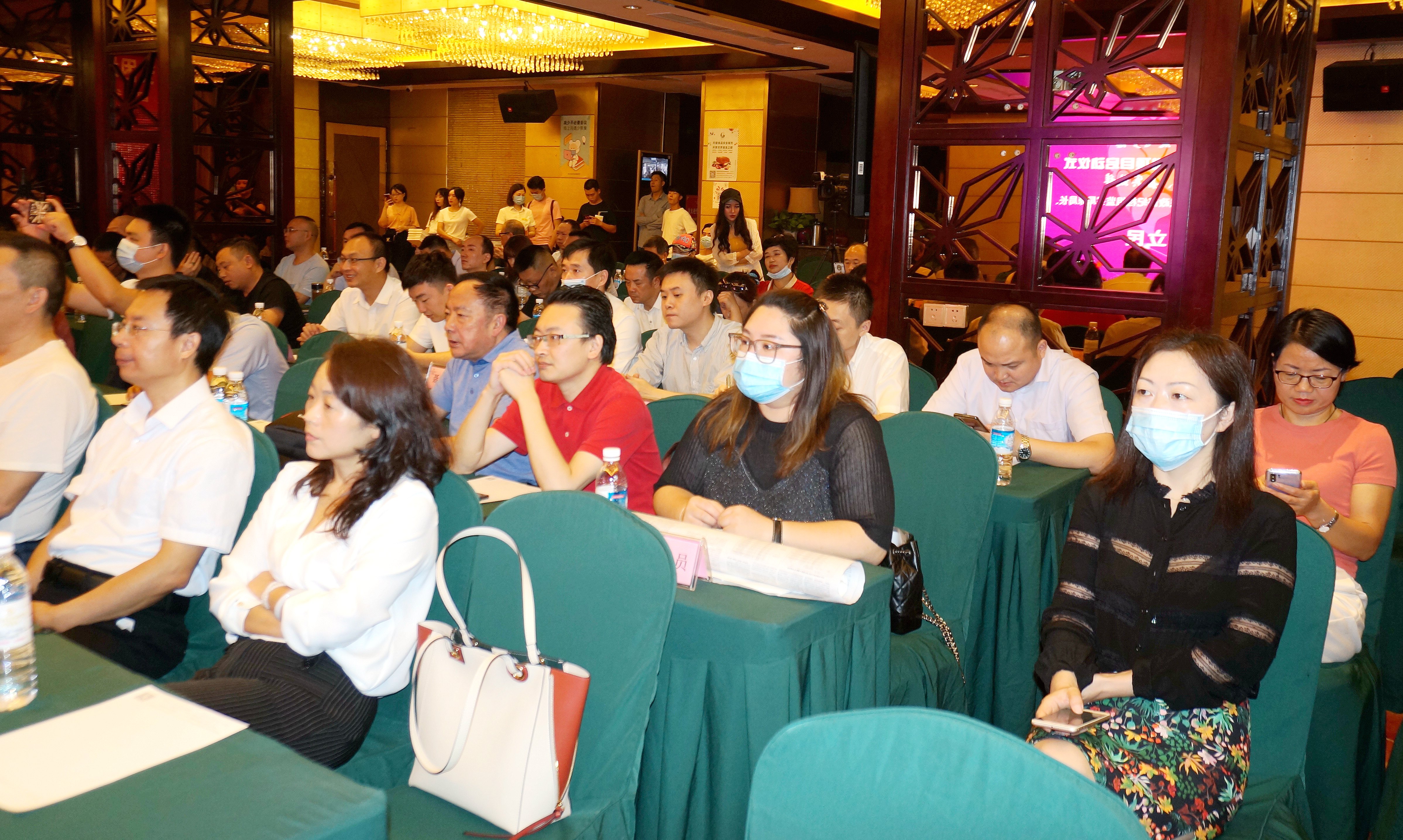 AI学习机捐赠项目启动仪式在成都举行