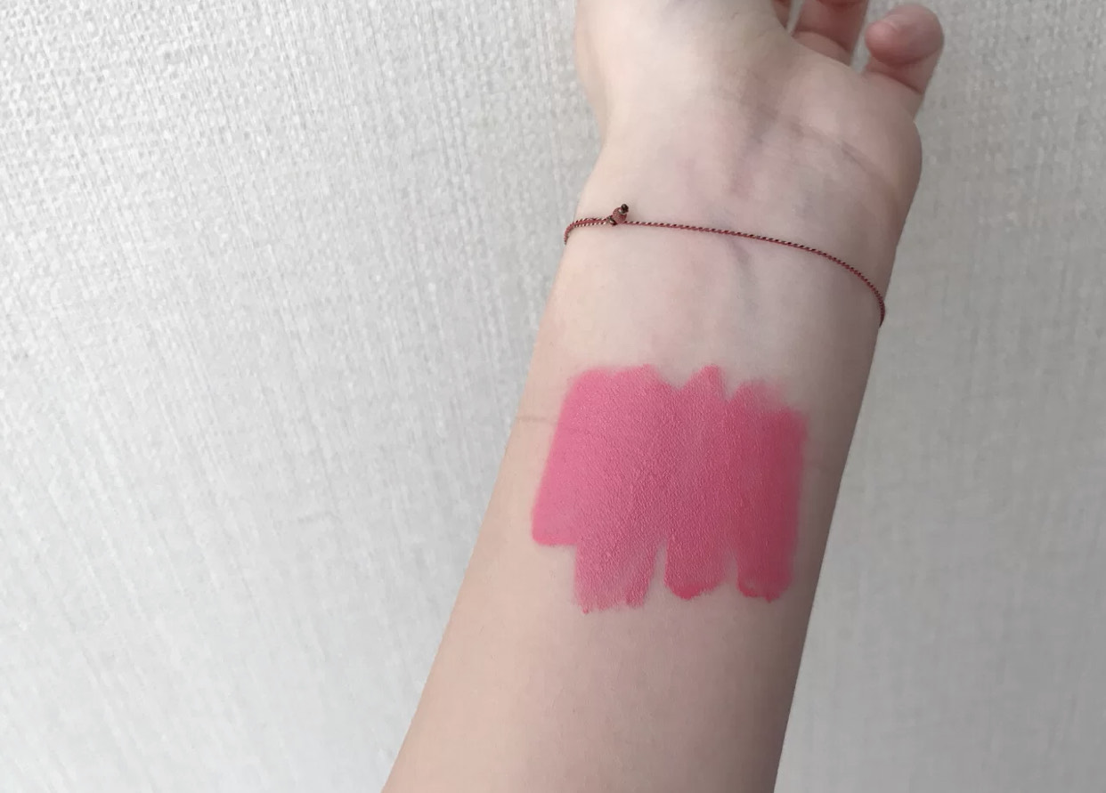 一看就是"直男癌"的四只口红,别再让男友送了,显黑太难看