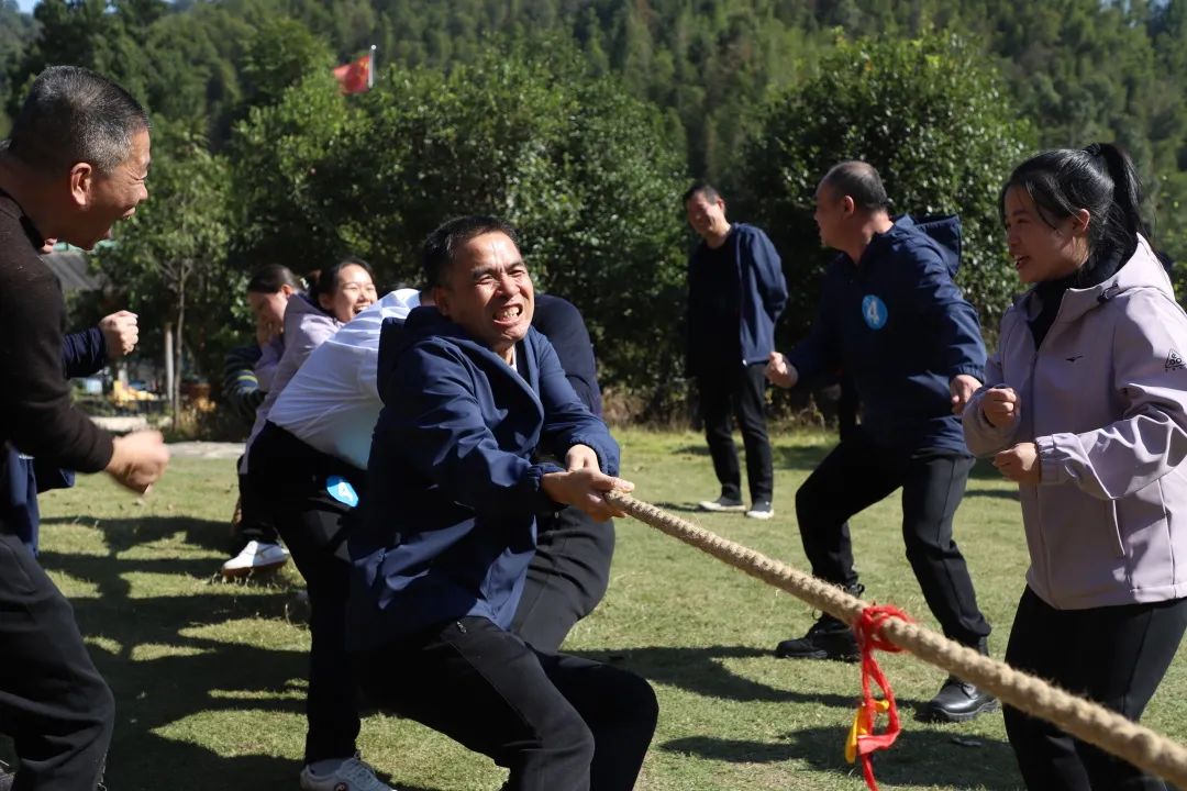 秋风吹，战鼓擂，众将勇向前