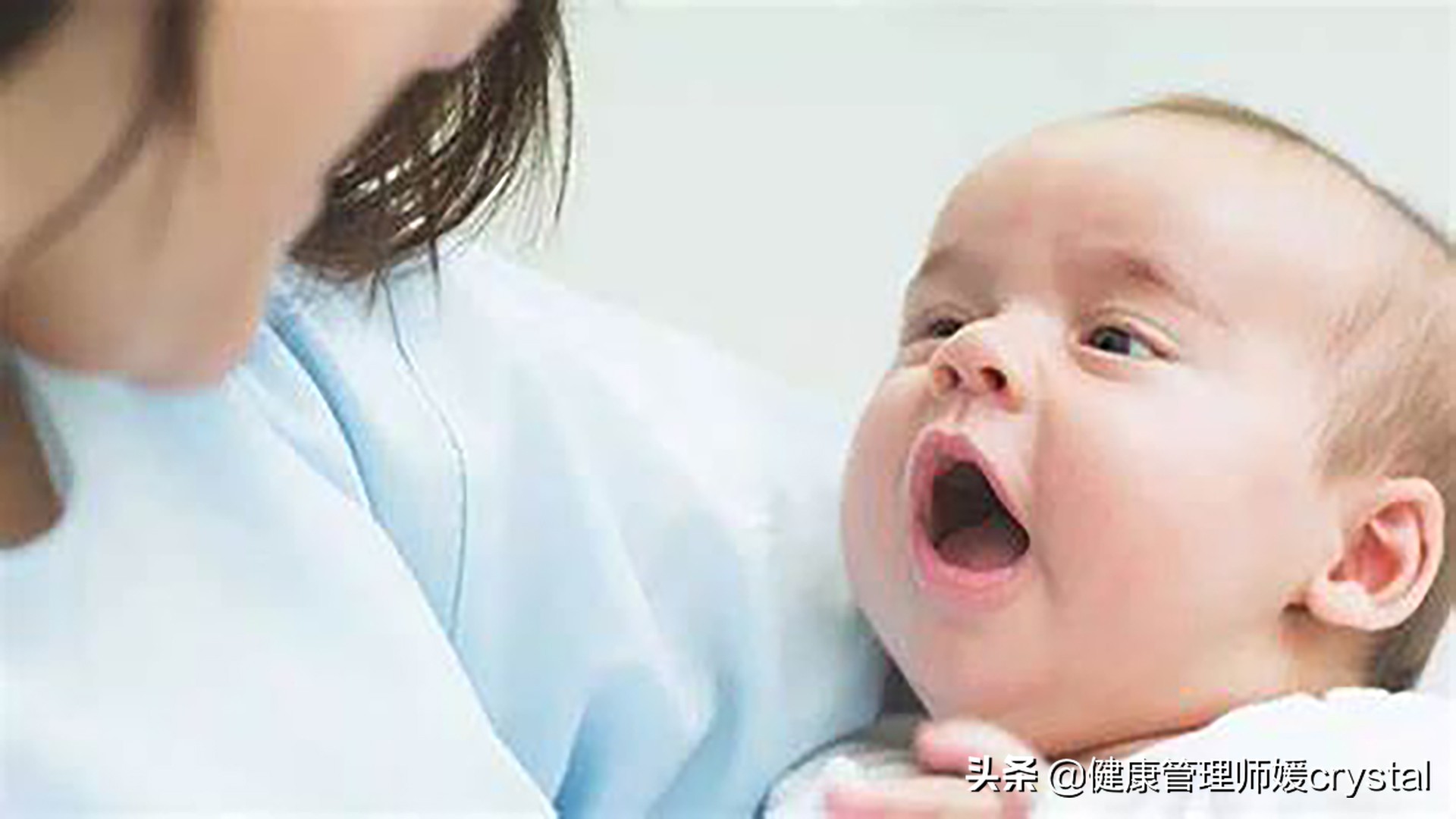 新生儿频繁打嗝是正常现象，无需过度担心