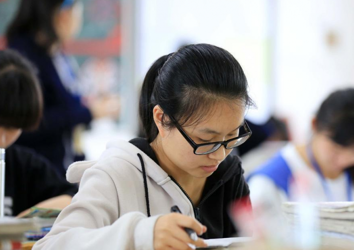 中高考将迎来小语种时代，英语主科地位恐要不保，部分省市已落实