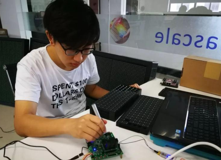 高考圆满结束，10大热门专业“浮出水面”，选对的考生有福了