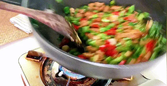 猪油渣的3种做法，酥脆可口，开胃下饭，是小时候的味道