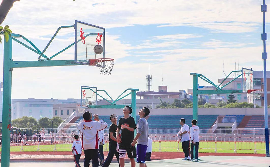 愿你出走半生，归来仍是少年