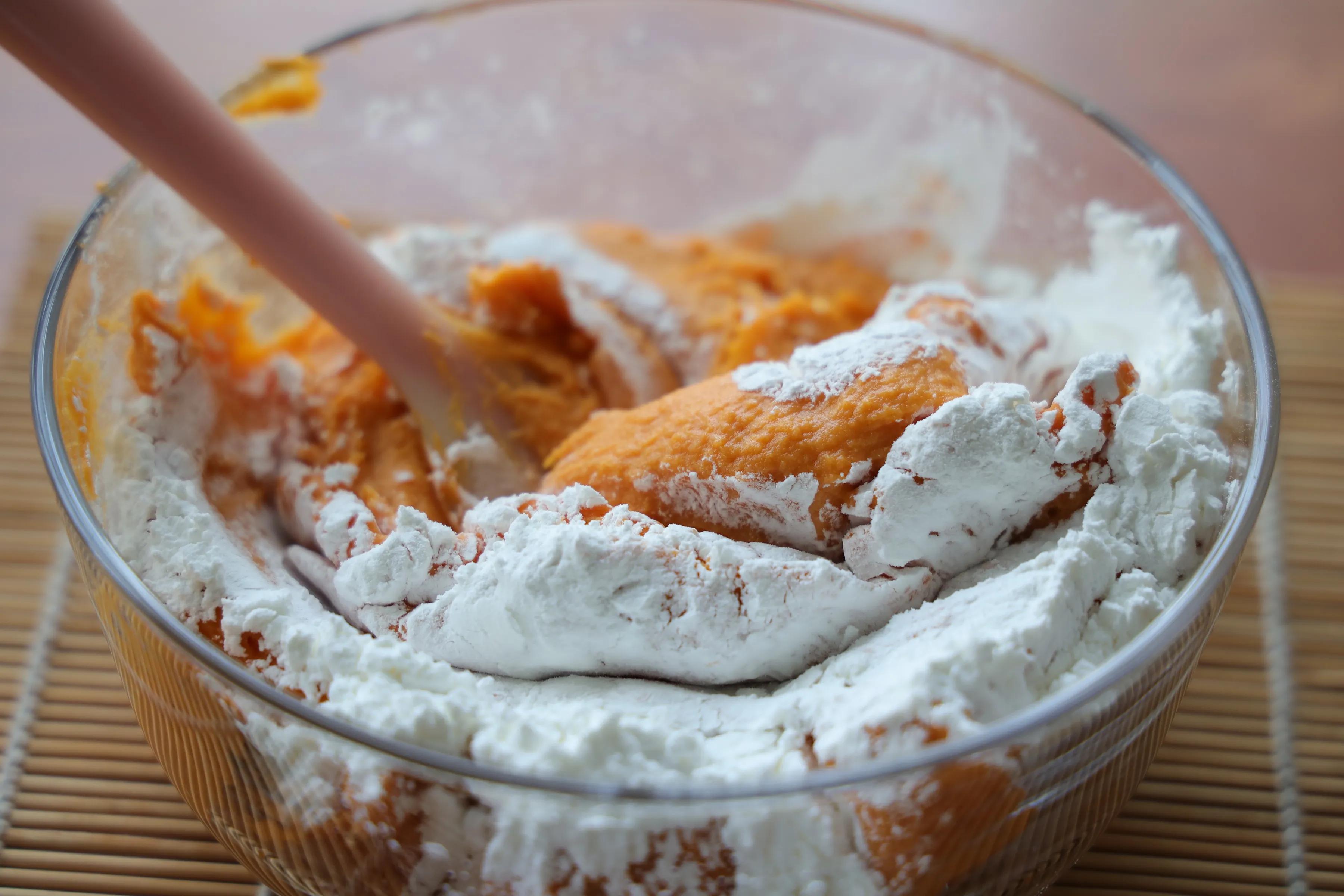 红薯别烤了，做成小零食，咬一口嘎嘣脆，不用油炸，比薯片还好吃