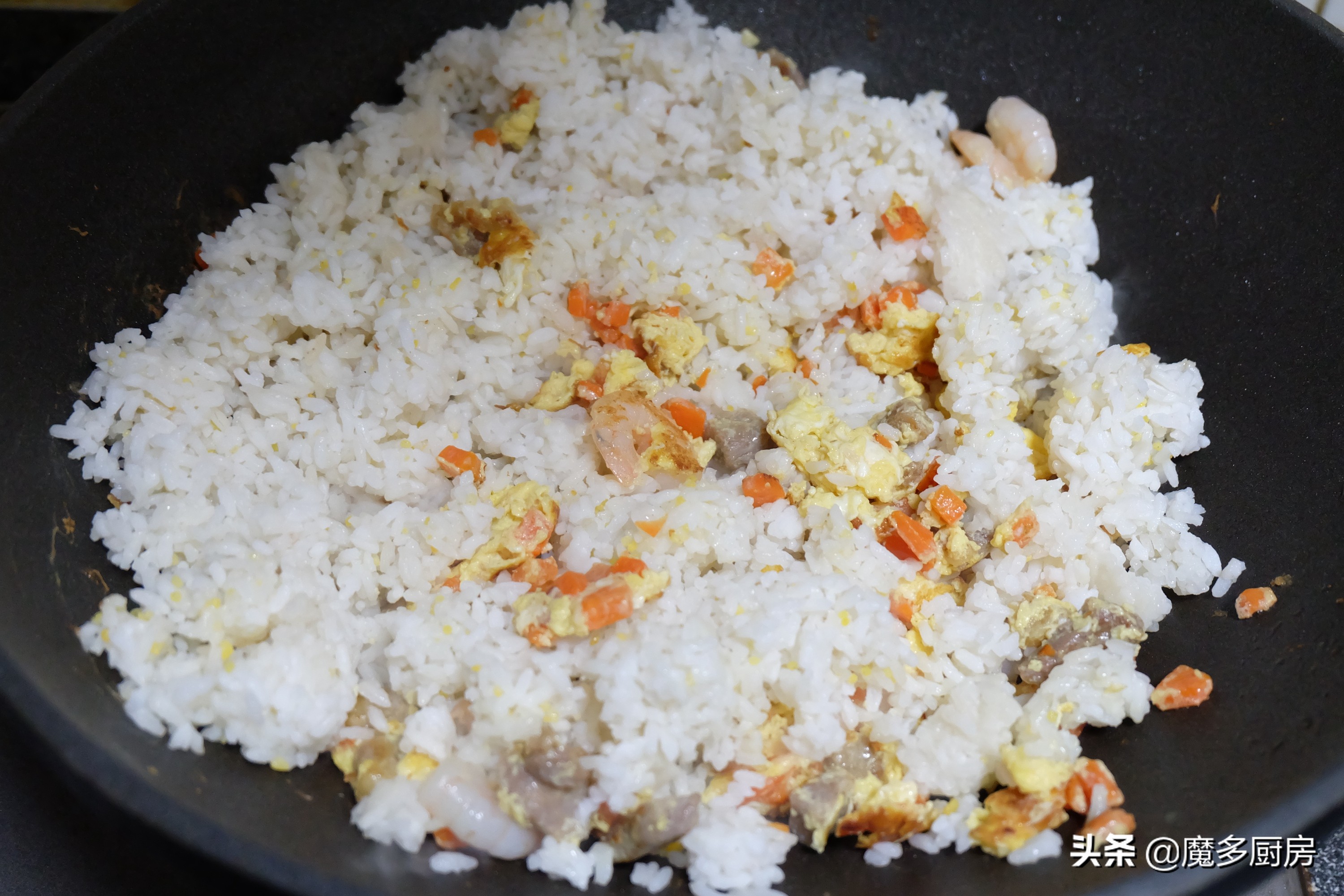 剩米饭简单加工一下，做成美味早餐，营养丰富全家都爱吃