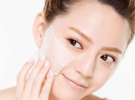 用爽肤水真的是在补水吗？关于爽肤水的几个真相，没用对等于浪费