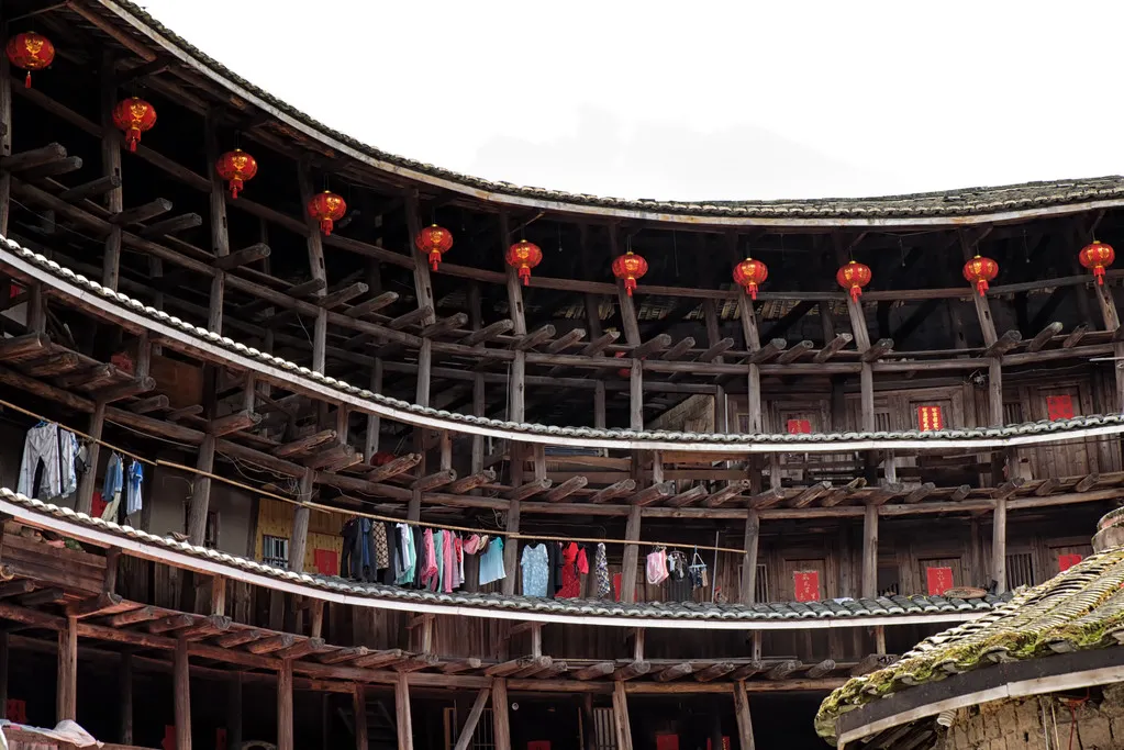 粉墙黛瓦，退台窑洞……看看这些地域文化如何影响学校建筑设计