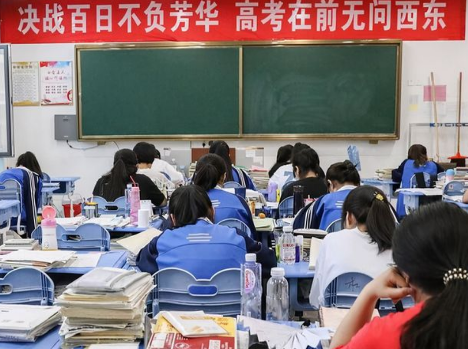 寒门难出贵子？湖南男孩674分上清华，采访中痛哭，父亲不容易