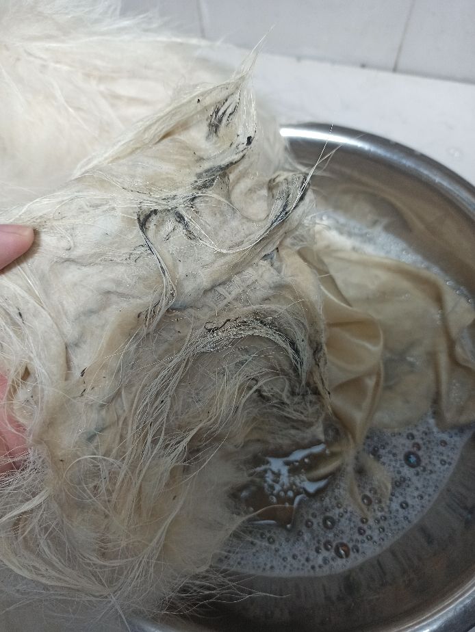 干洗店是如何水洗皮草，为大家分享一下。