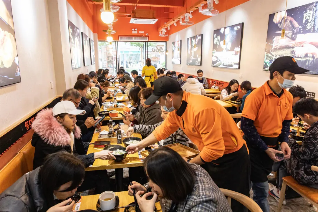 沙县小吃“翻身记”：颠覆传统模式，它开出500+家直营店！