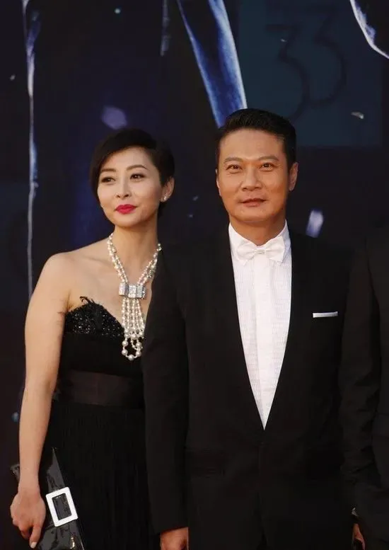 钱嘉乐李珊珊恋爱9年却无疾而终 分手原因是男方爱得太卑微?