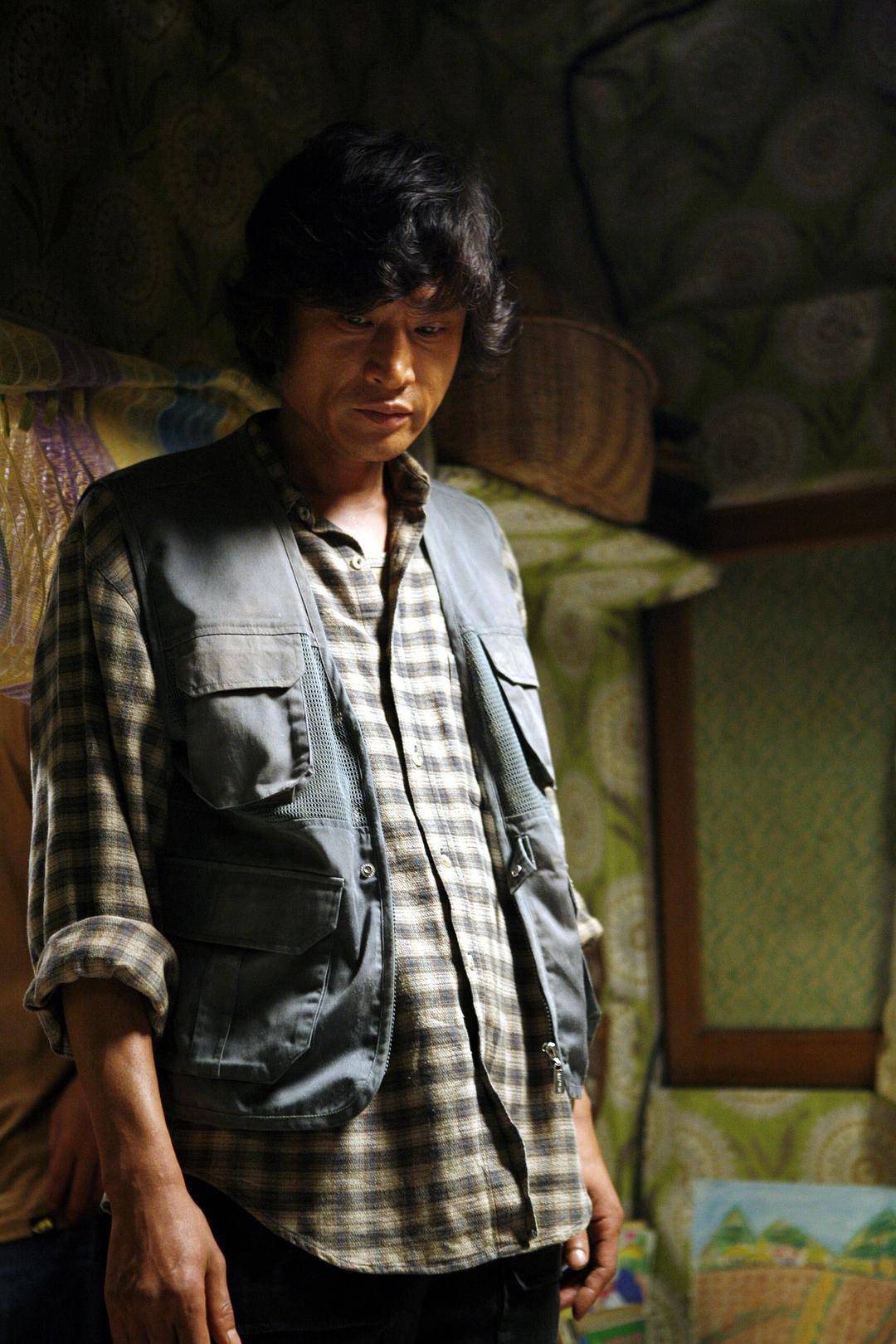 5,看如何把一个好人彻底逼疯,这部韩国片背后不只是复仇