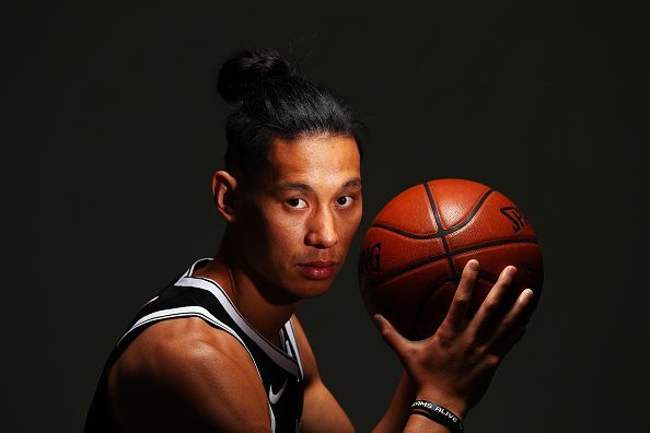 林书豪为什么不留在nba(宁愿距离NBA更远也要来中国！三大理由令林书豪披上首钢战袍)