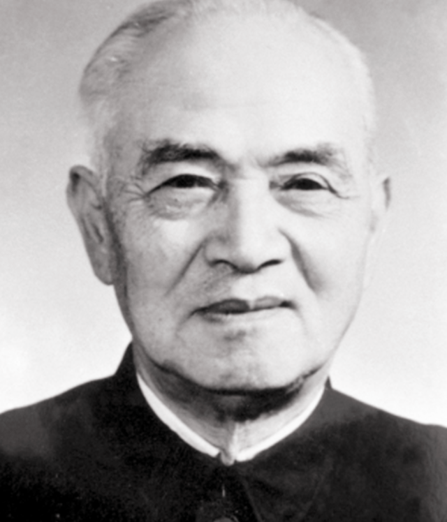 武汉大学首任校长晚年：随蒋去往台湾，退休后常叹气落泪