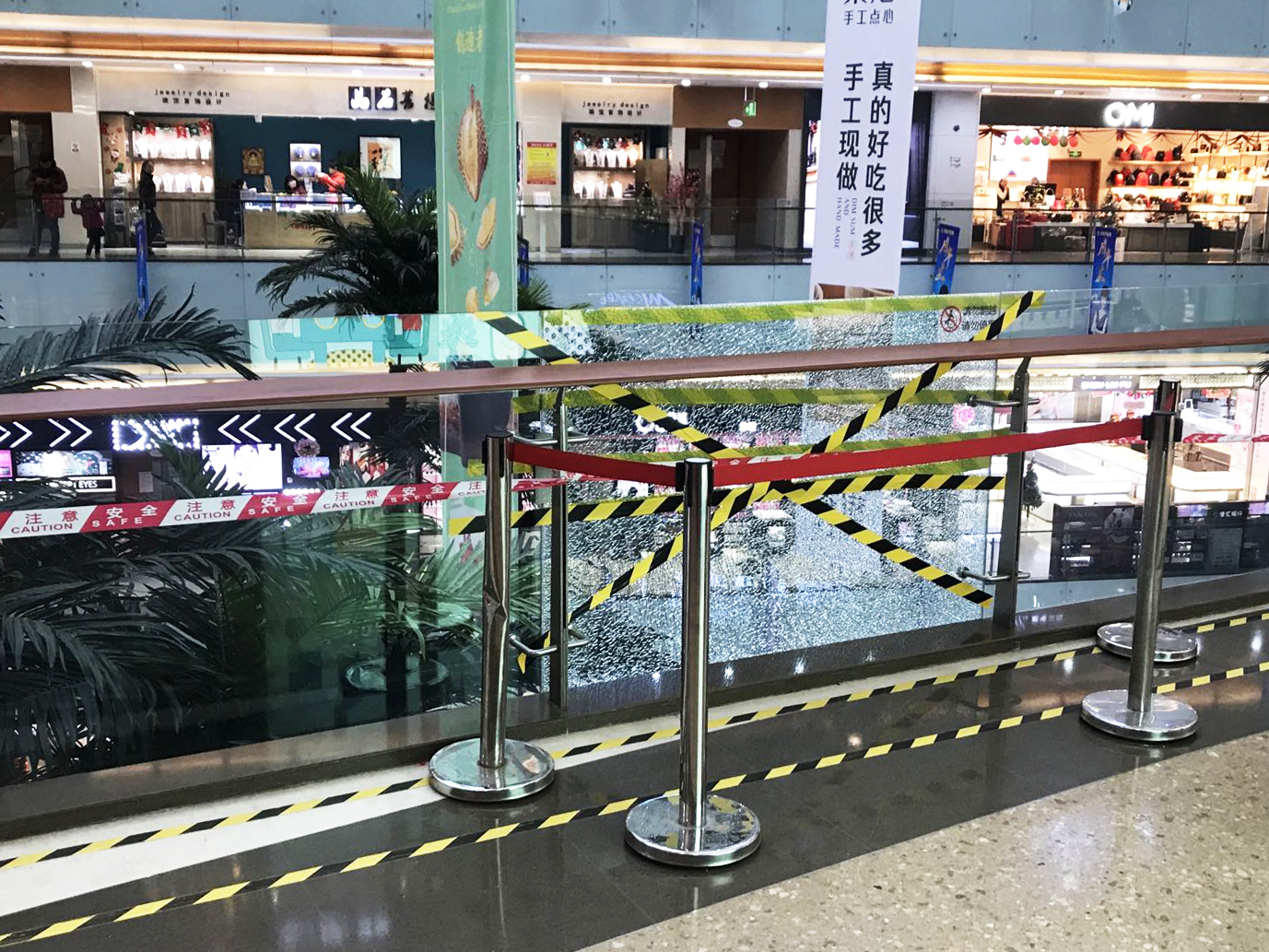 武汉美团骑手持刀杀人背后：冲突起因疑似商铺要求骑手给20块钱才接受退货