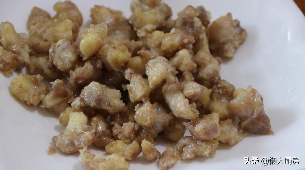 没想到掌中宝是鸡的这个部位，教你做香酥鸡软骨，干香有嚼劲