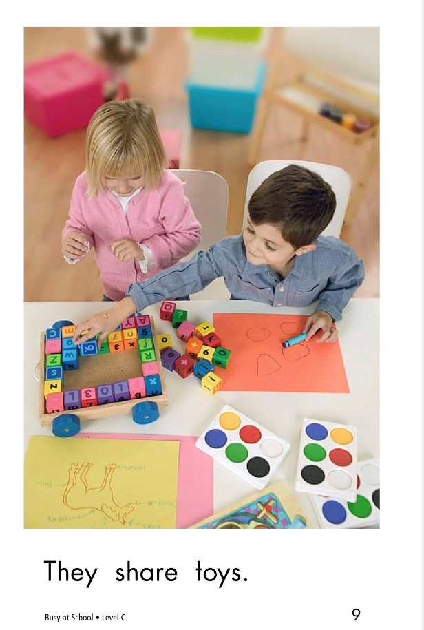 幼儿有声绘本：看看外国小朋友学校的忙碌生活《Busy at School》