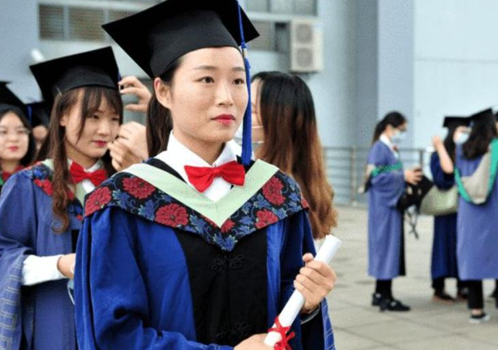 就业后才知道，专硕和学硕之间有条分界线，可惜学姐当年已经选错